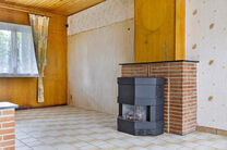 Cette maison unifamiliale avec trois chambres et un grand jardin est idéalement située dans le quartier rural de Koningslo.

La disposition est la suivante : au rez-de-chaussée, il y a un hall d'entrée qui donne accès au salon et à la cuisine. À l'